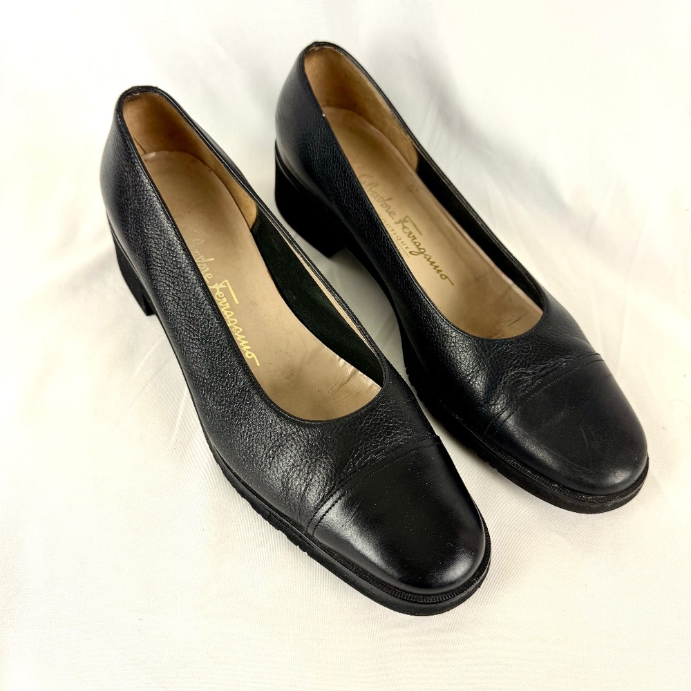Salvatore Ferragamo Womens 8.5 B Shoes Black Leather Pumps Low Block Heels EUC